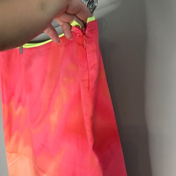 Elie Tahari Penelope Sand Dunes skirt ombré - Picture 5 of 9